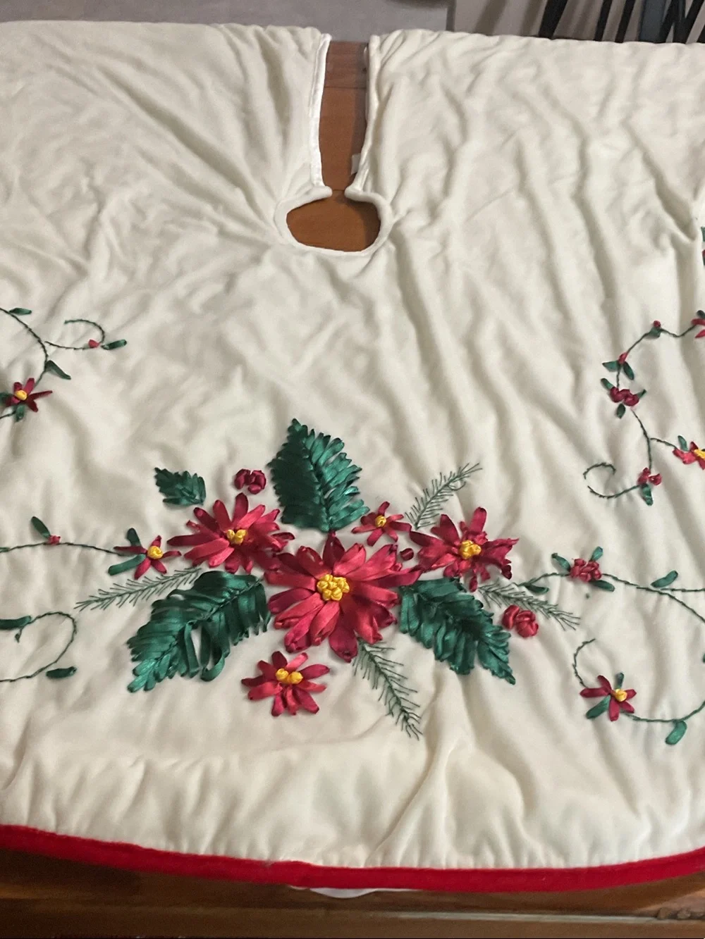 Embroidered Cream Tree Skirt with Red Floral Design